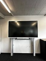 84" Smart Board inkl. Wandhalterung und Zubehör
