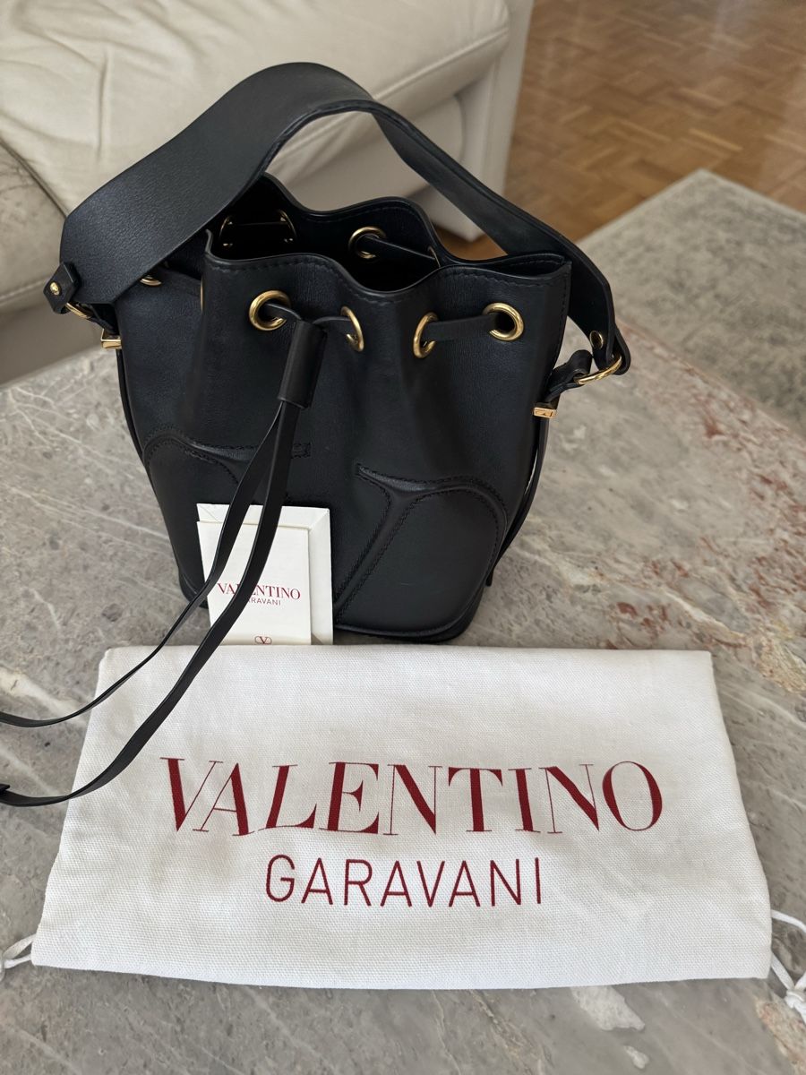 Valentino Borse da donna: Valentino Garavani Bucket Bag – Usato da Zurich venduto da Madame12