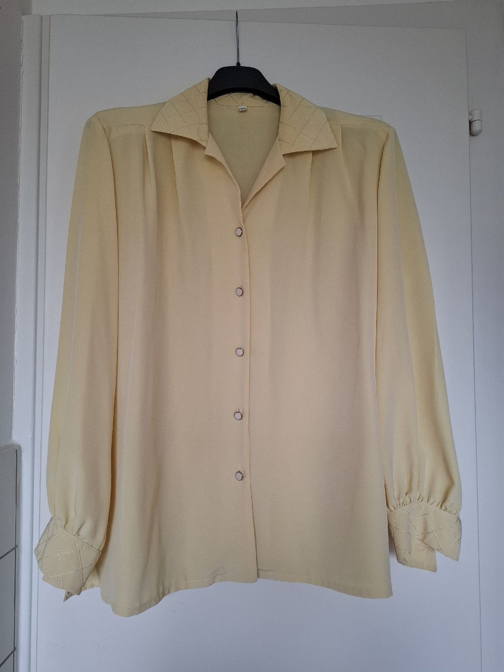 Blusen: Chemisier jaune Vintage – Gebraucht aus La Tour-de-Peilz von Marin_nette