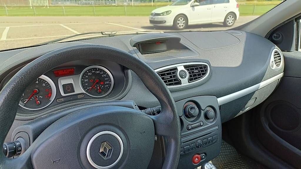 Renault Automobili: Renault Clio 1.2 ab MFK – Usato da Thun venduto da Darbiou 2