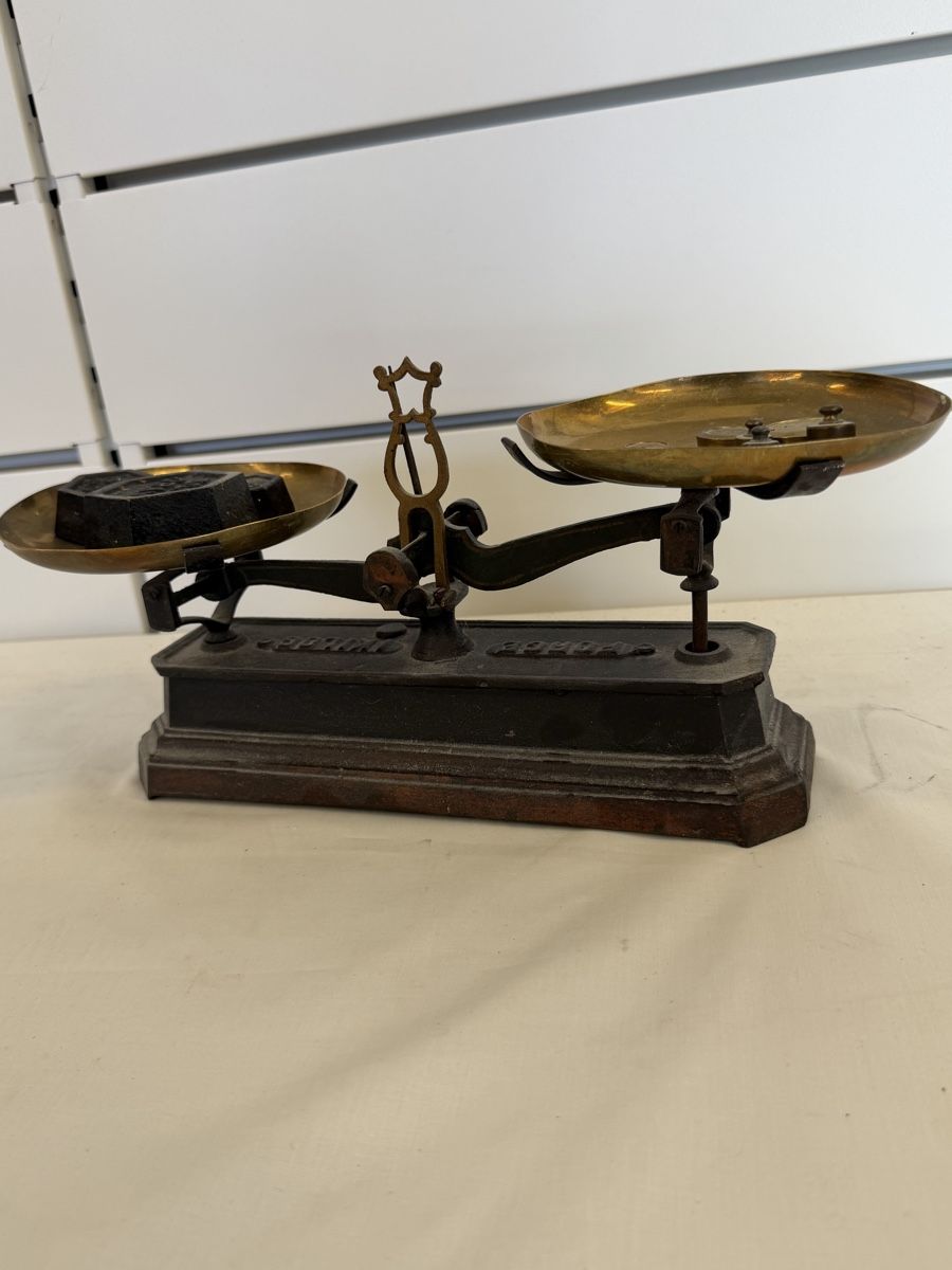 Bilance e pesi: Balance de laboratoire ancienne avec poids – Usato da montreux venduto da Always-Good 8