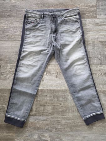 Diesel NARROT-NE JP JoggJeans W32