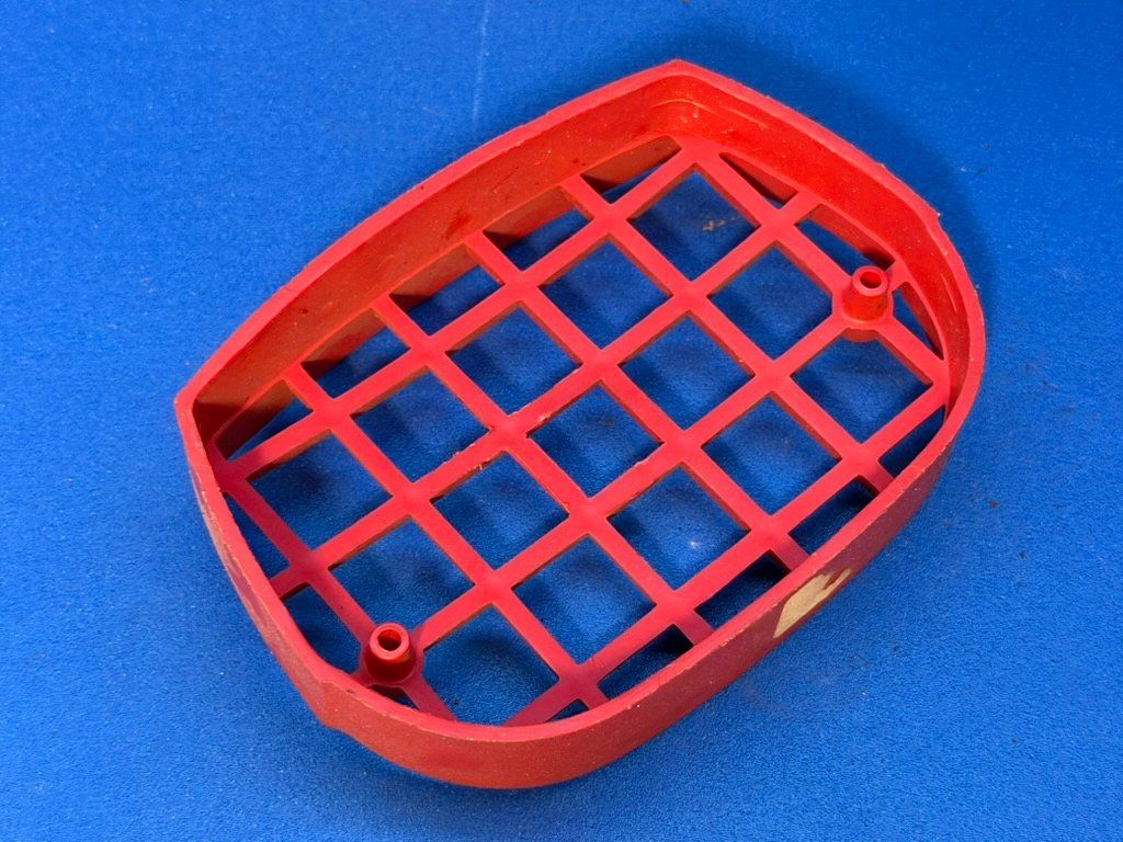 Parti ricambio per ciclomotori: Lampengitter Ciao rot – Usato da Bolken venduto da si.x.las 2