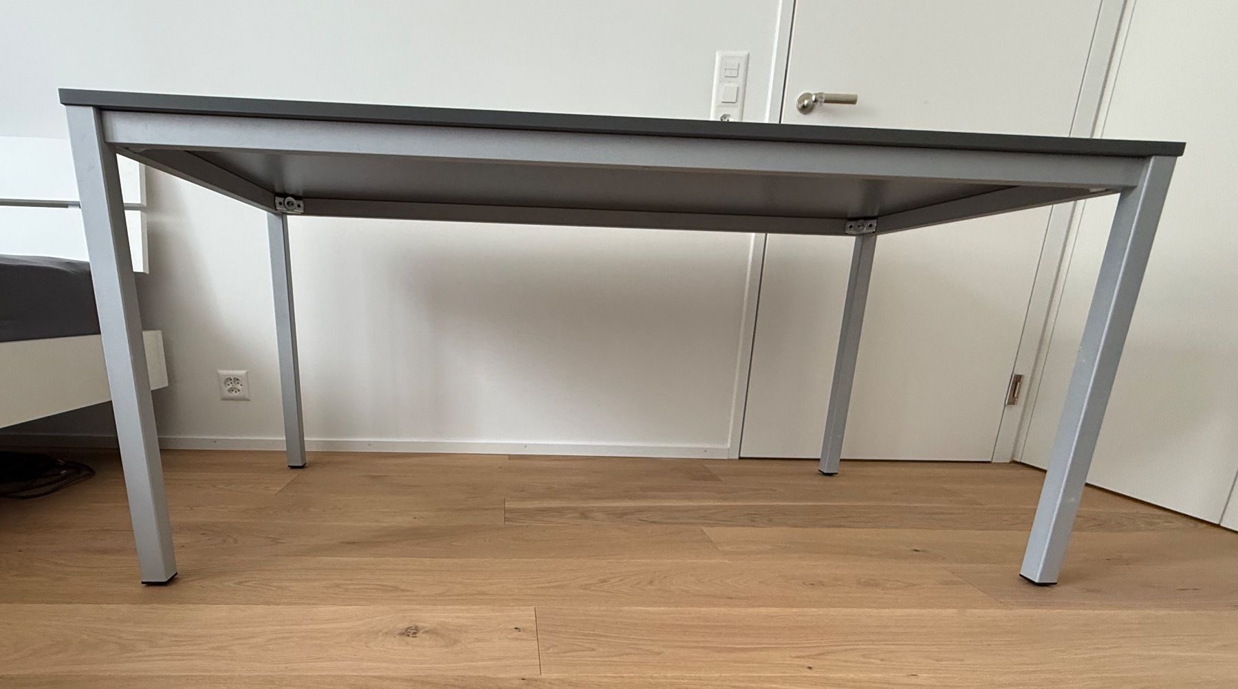 Bureaux: Schweizer Qualitätsbürotisch 160×80 – D'occasion à Oberägeri par marsil02 3
