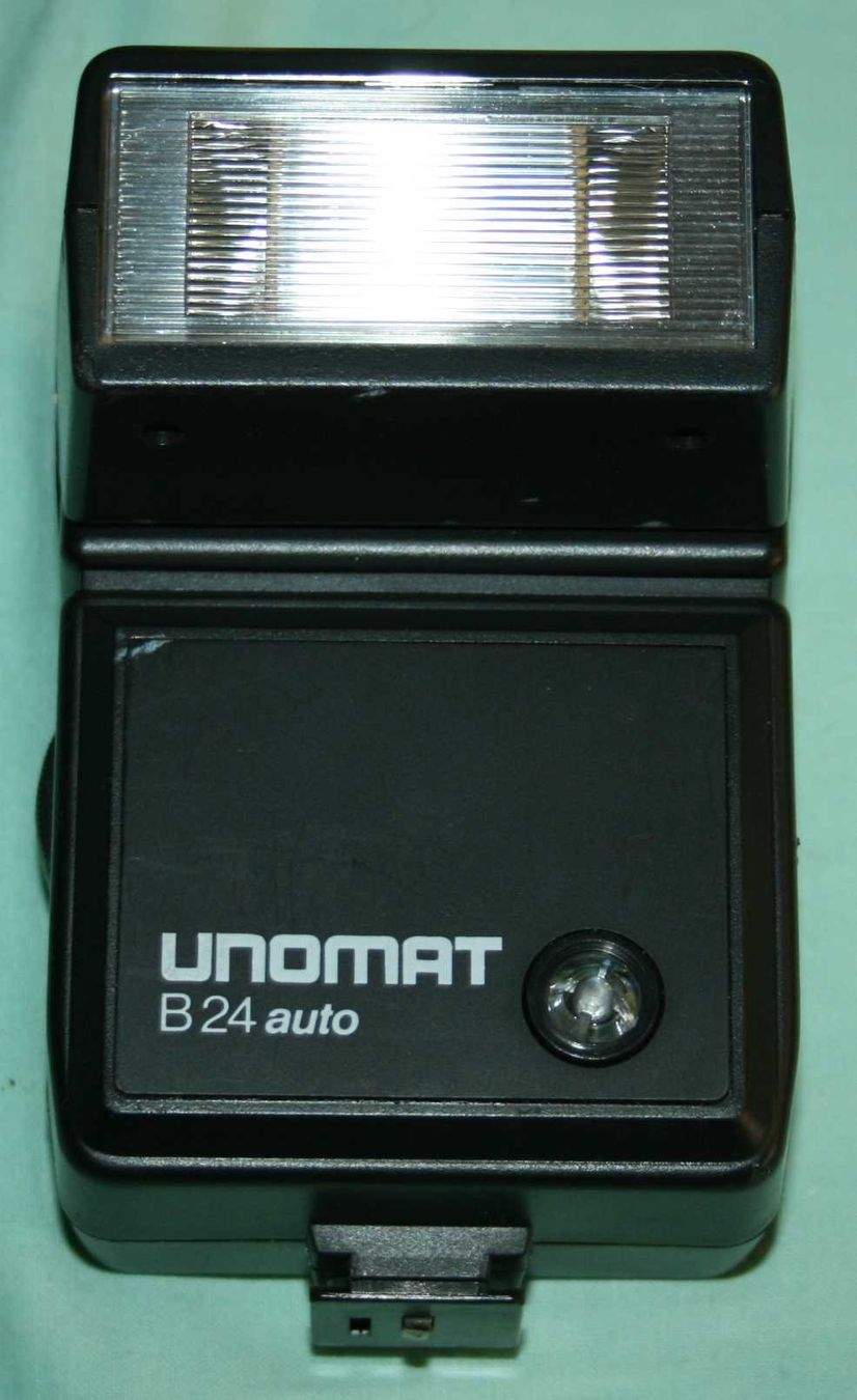 Flash: Aufsteck-Blitz Unomat B-24-auto. Funktionierte bei Test. – Usato da Cadenazzo venduto da Mikeshop