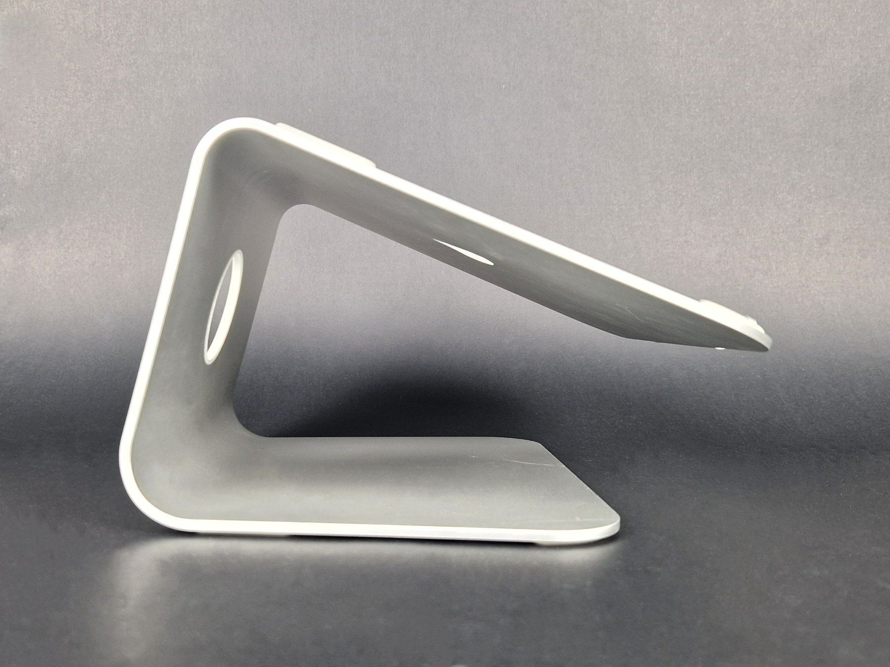 Racks & Cavalletti: Rain Design mStand, Silber (Laptopständer) – Usato da Basel venduto da Restwert_Basel 2