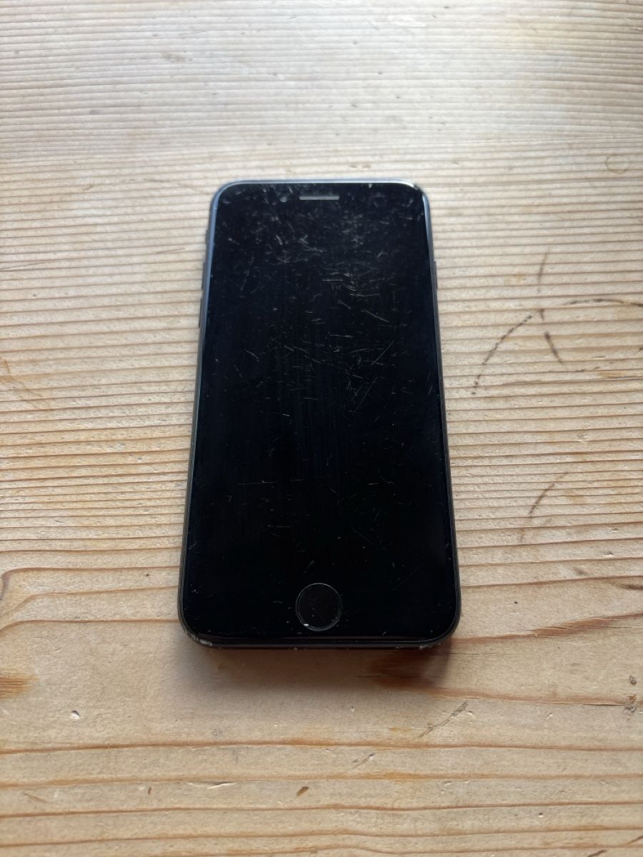 Apple Telefoni cellulari / Smartphones: iPhone SE 2. Generation 128gb – Usato da Trimmis venduto da due_8sbk 1