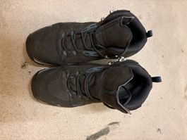 Wanderschuhe Quechua wasserdicht schwarz guter Zustand