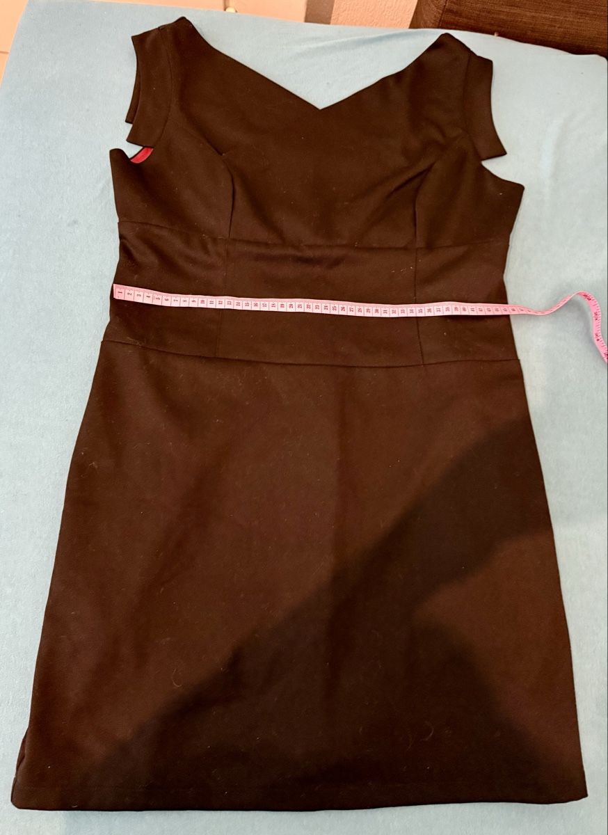 Robes: Robe noire courte – D'occasion à Le Locle par tchanatakoua 4