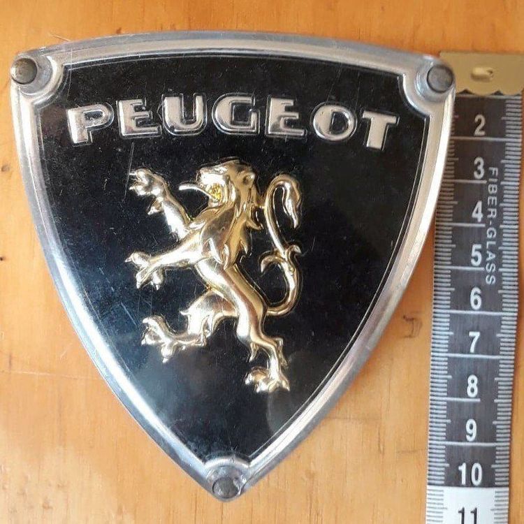 PEUGEOT Emblem - auto (2)