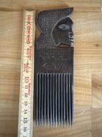 Haarschmuck aus Holz von Kenia