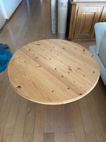 Runder Holztisch mit Fuss, Kiefernholz, 80cm durchmesser