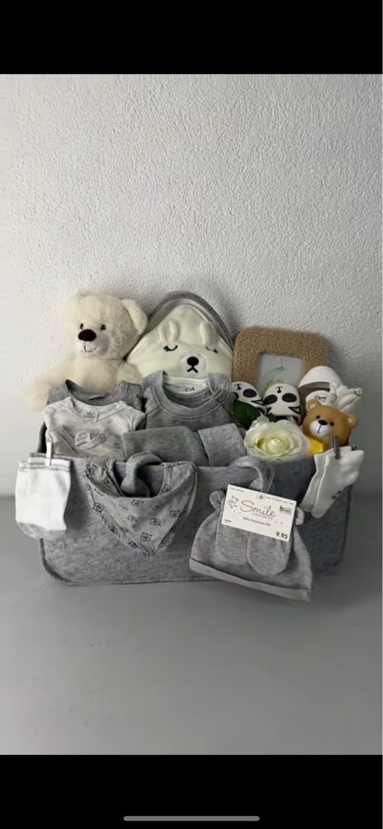 Kleiderpakete & -sets: Geschenk zur Geburt, Baby Set! – Neu und originalverpackt aus Eschlikon TG von murati123