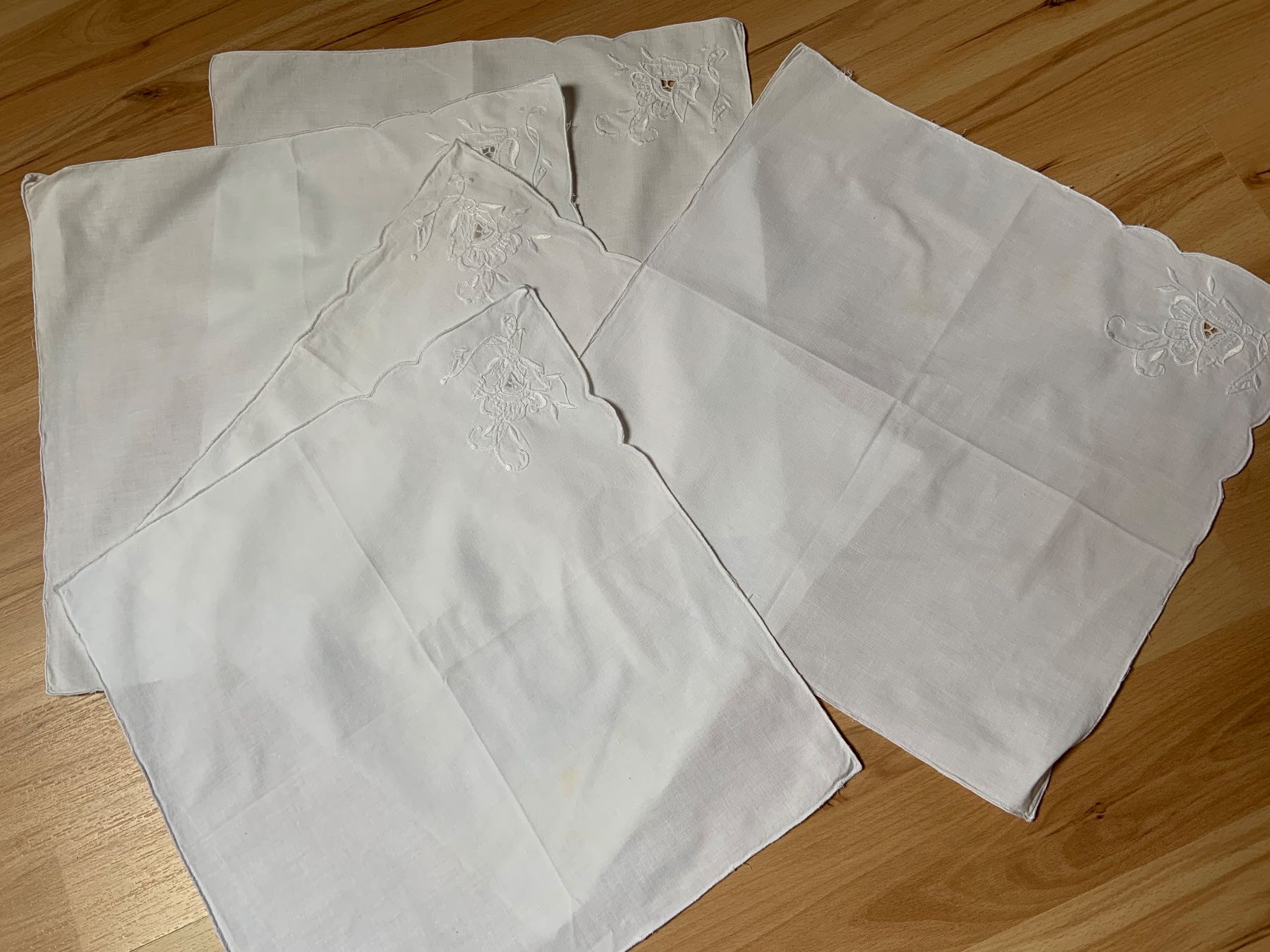 Valigie & Borse: 1 lot serviettes de tables – Usato da Ecublens VD venduto da timily 1