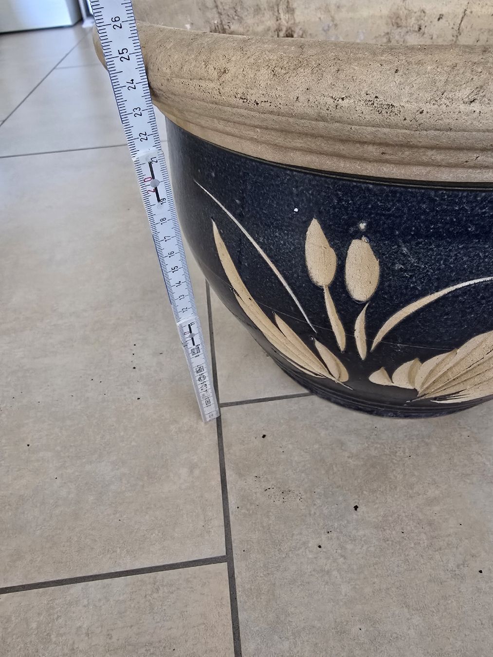 Pots de fleurs: Schöner grosser Tontopf – D'occasion à Rickenbach b. Wil par Kth_v8 5