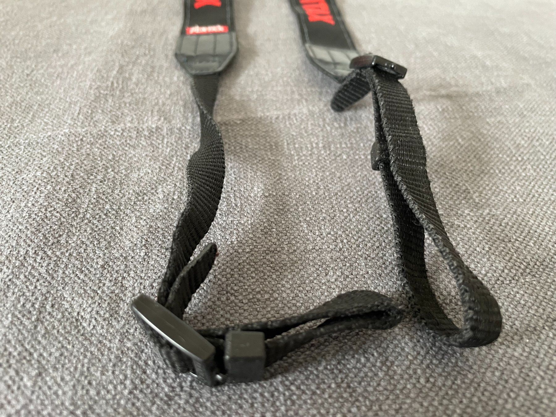 Altri Accessori: Sangle de cou Pentax – Usato da Petit Lancy venduto da gil_hr6v 1