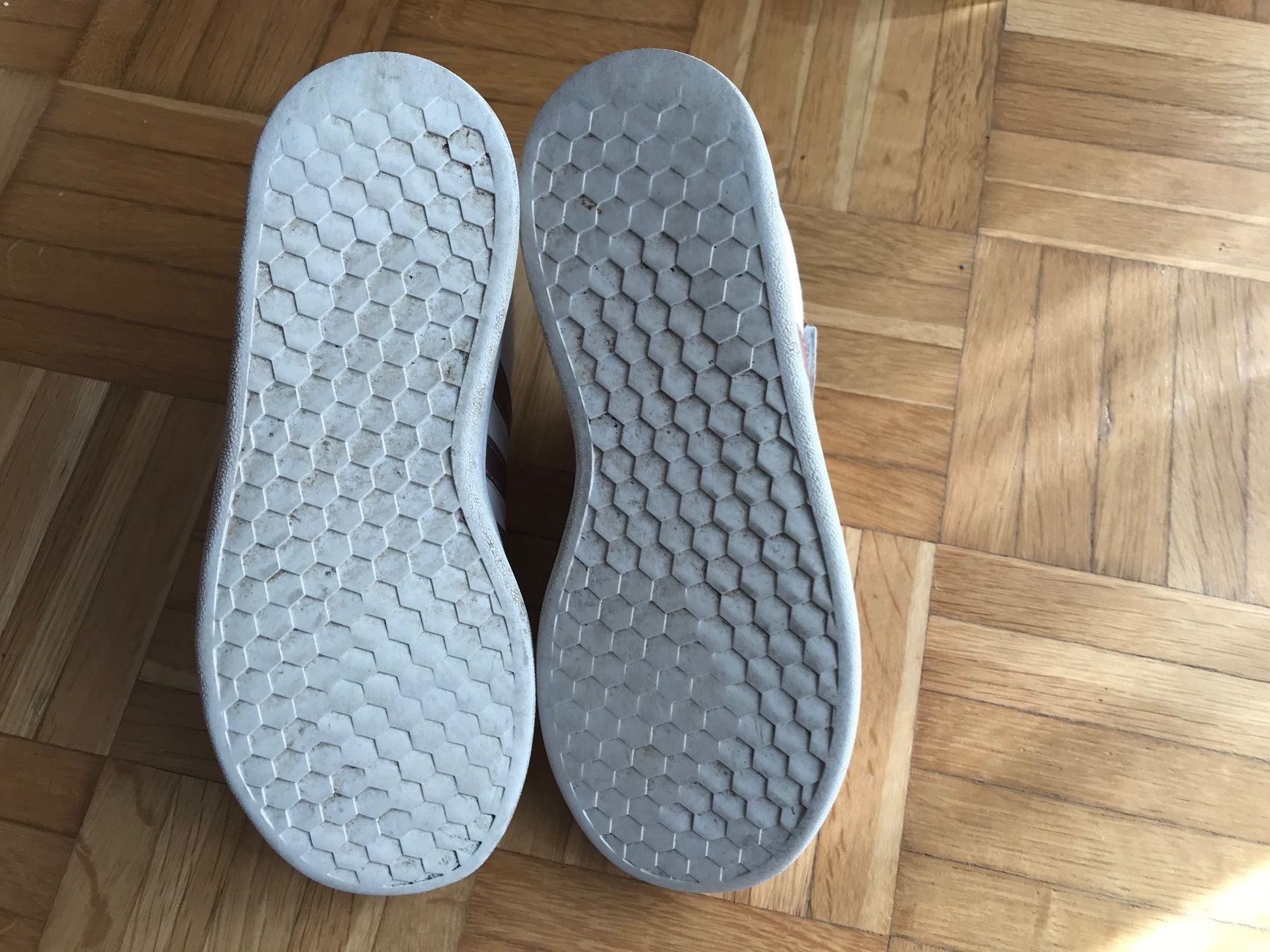 Adidas Schuhe für Mädchen: Turnschuhe Mädchen Adidas Grösse 32 weiss – Gebraucht aus Emmenbrücke von Hathor123 5