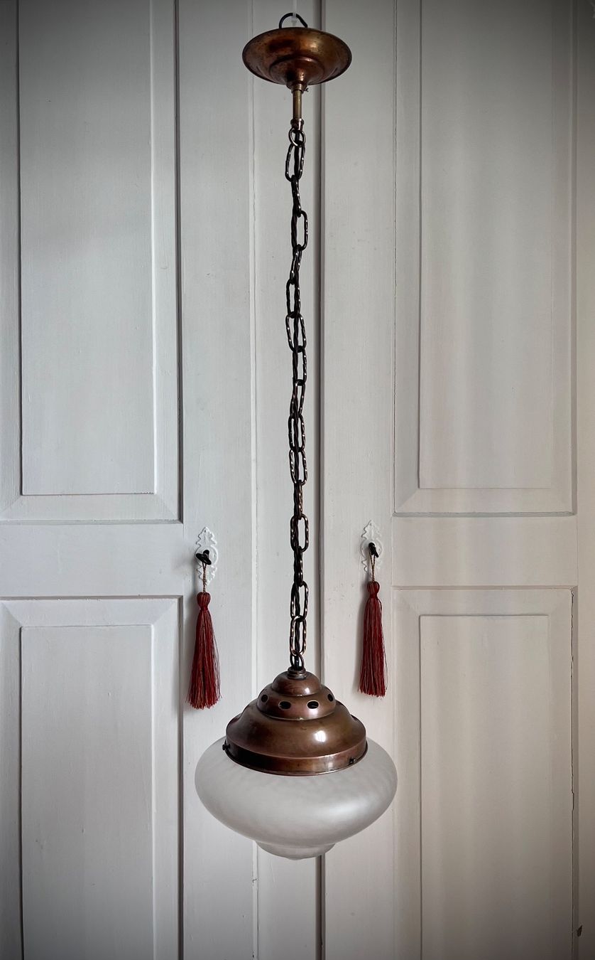 Lampadari & plafoniere: Jugendstil Hängeleuchte, mattes Glas, Messing, ca. 1900 – Usato da Männedorf venduto da MrAnderson