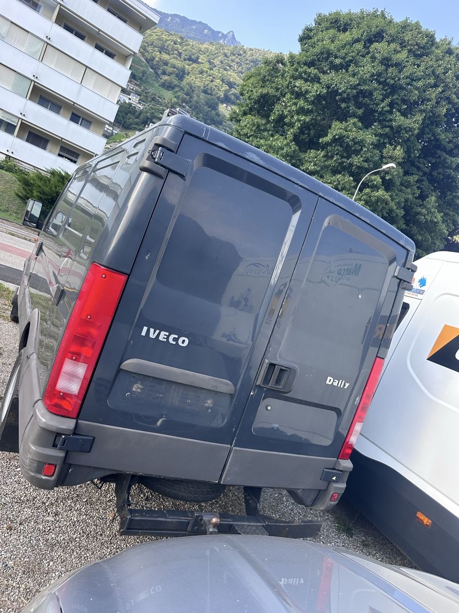 Iveco Nutzfahrzeuge: Iveco  – Gebraucht aus Gordola von sai_2bz9 6