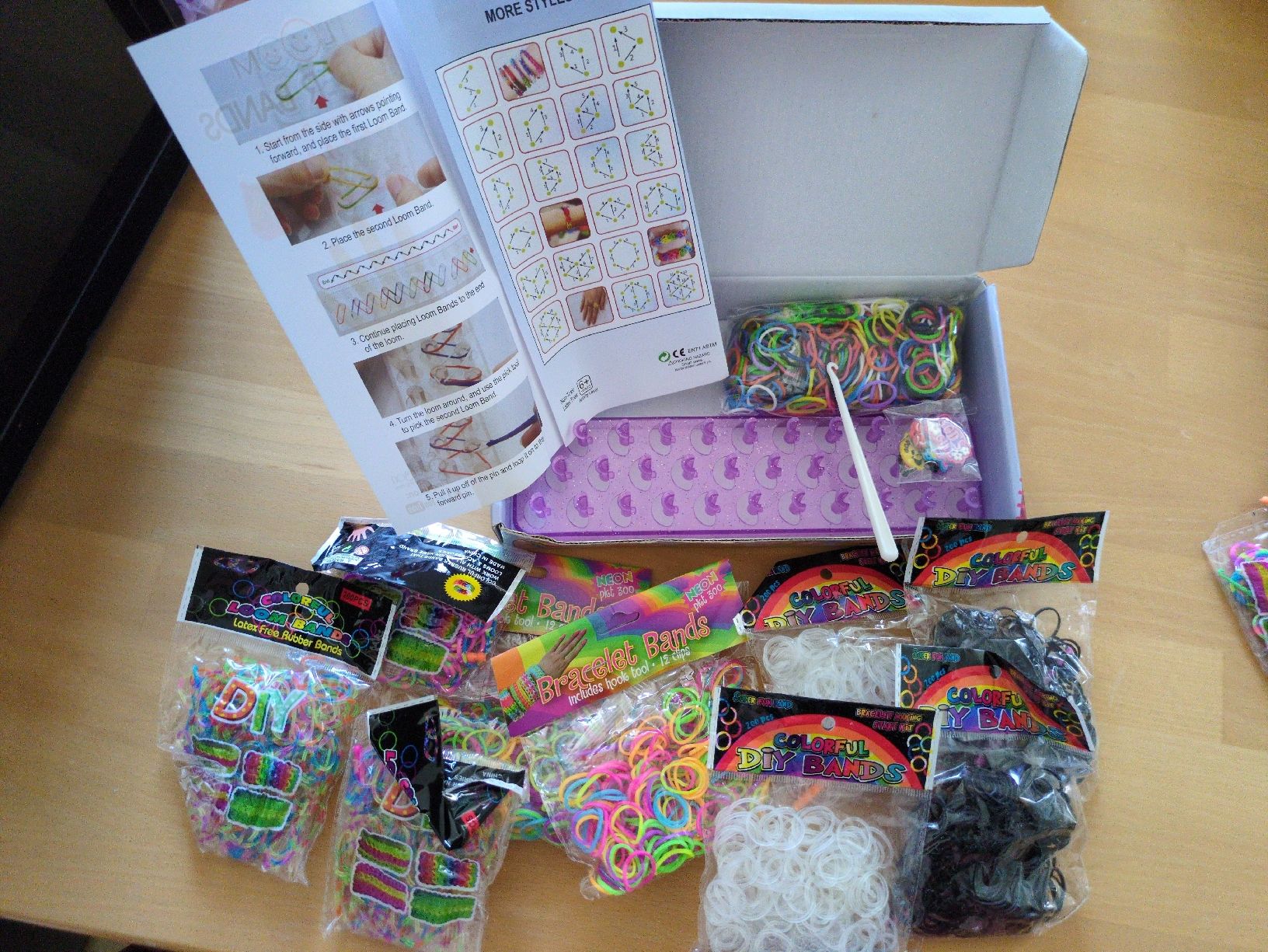 Bastelsets: Loom Rubber Bands Kit mit Zubehör – Neu (gemäss Beschreibung) aus Steinach von End