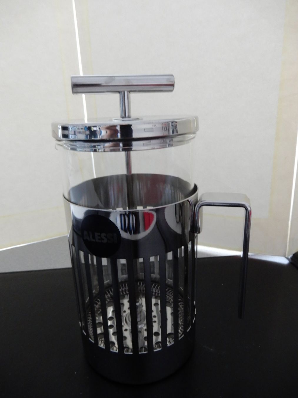 Alessi Macchine per caffè & Macchine per espresso: Alessi Kaffeeset/Pressfilter 0,72L , 4 Kaffeegläser + Teller – Usato da Burgdorf venduto da Liss 7
