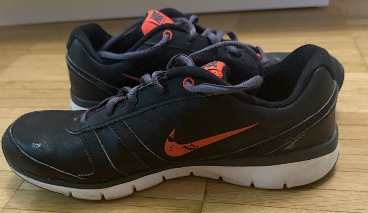 Nike Damenschuhe: Nike Air Total Core Traning – Gebraucht aus Opfikon von Luis144 3