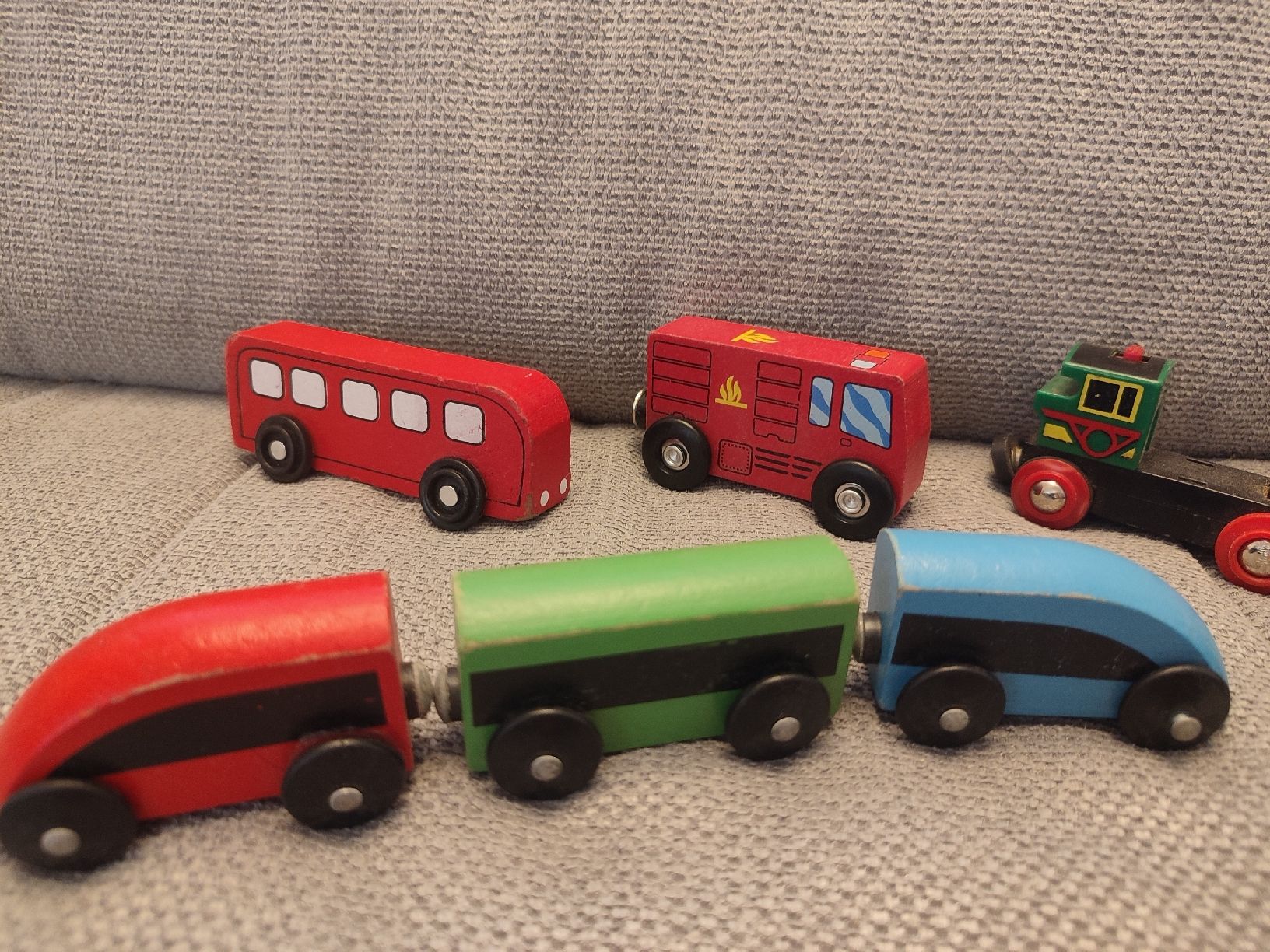 Jouets: Lot train Brio et autres – D'occasion à Bougy-Villars par Vogue 3