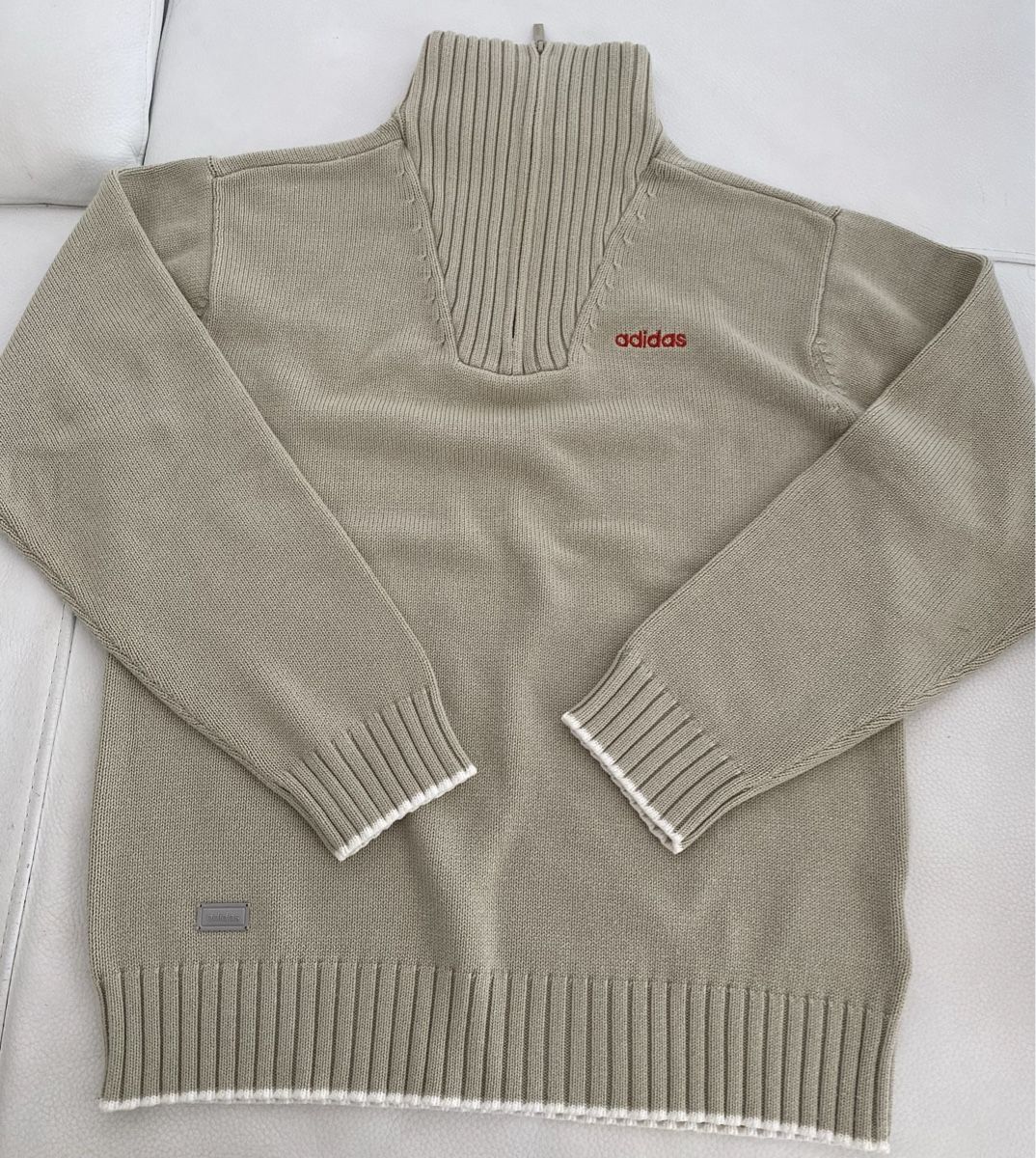 Pulls & Sweat-shirts: Adidas Pullover – D'occasion à Opfikon par Luis144