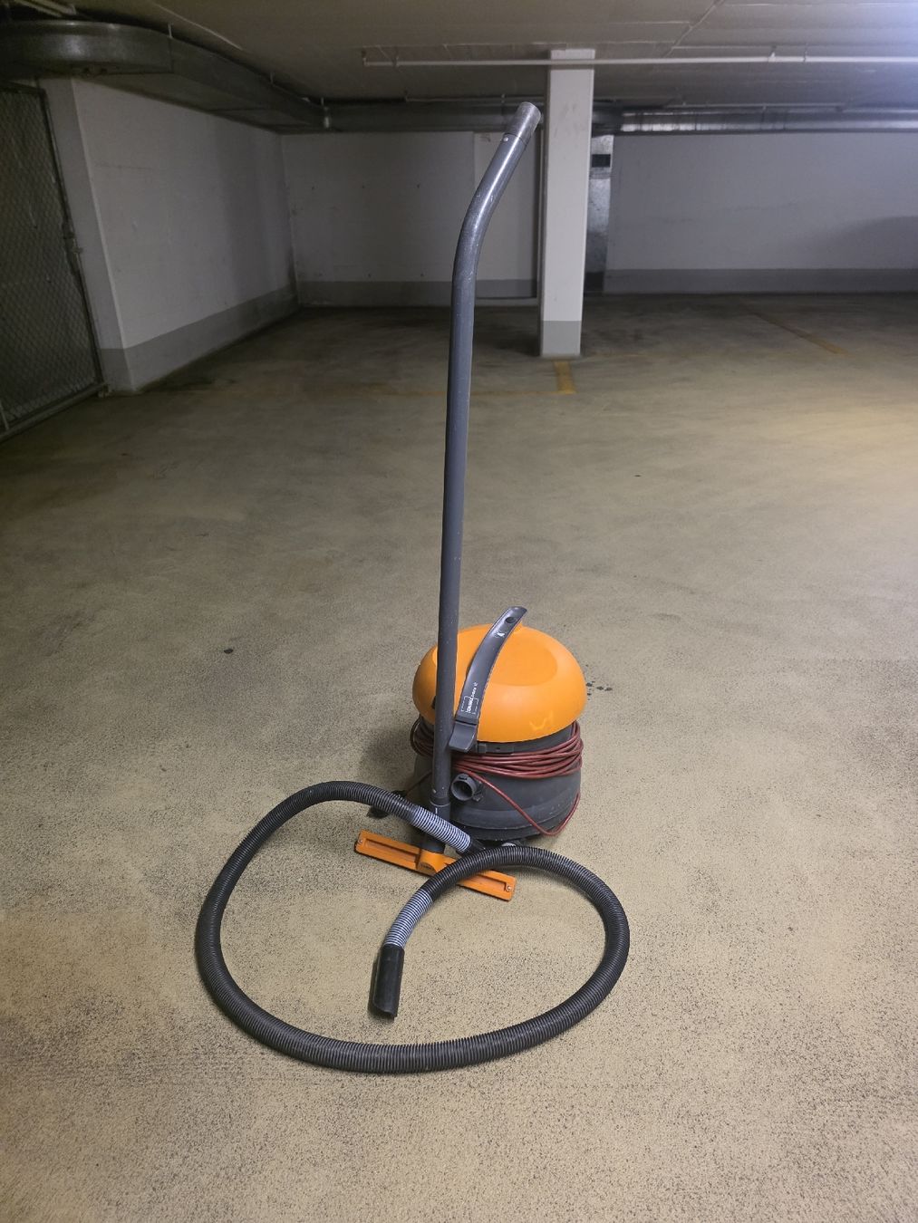 Aspirapolveri & Accessori: TASKI BORA 12 STAUBSAUGER# CLEANFIX WETROK NILFISK KÄRCHER – Usato da Zürich venduto da 5183840711