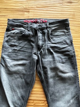 neue Hugo 734 Jeans 1* anprobiert Gr. 29/ 32