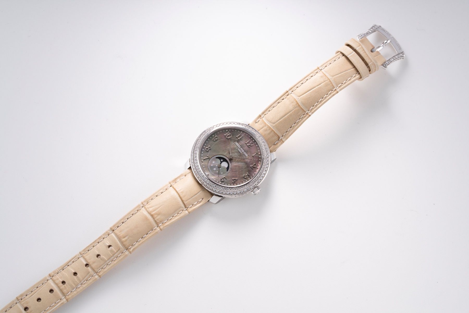 Patek Philippe Orologi: Patek Philippe in Weißgold mit Perlmuttzifferblatt – Usato da Zürich venduto da DirectSalesZurich 2