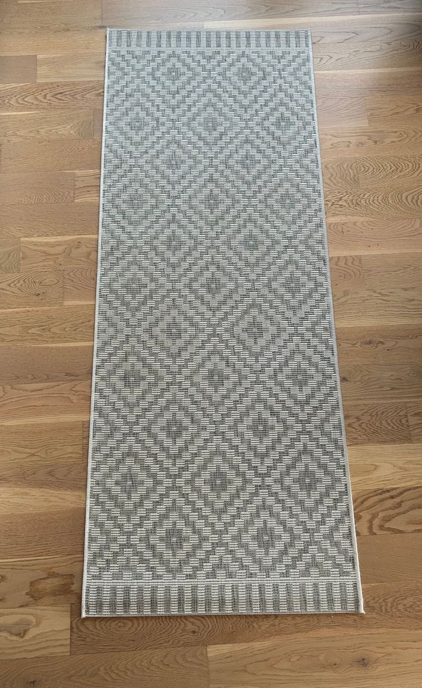 Teppiche: Nest In- & Outdoor-Teppich Metro Grau – Gebraucht aus Riedholz von rebeccas