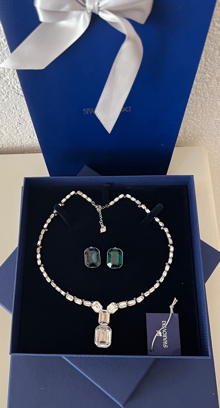Swarovski Catenine: Swarovski Statement Kette limitiert, & original verpackt – Nuovo e nell'imballaggio originale da Kirchleerau venduto da Piroska05 2