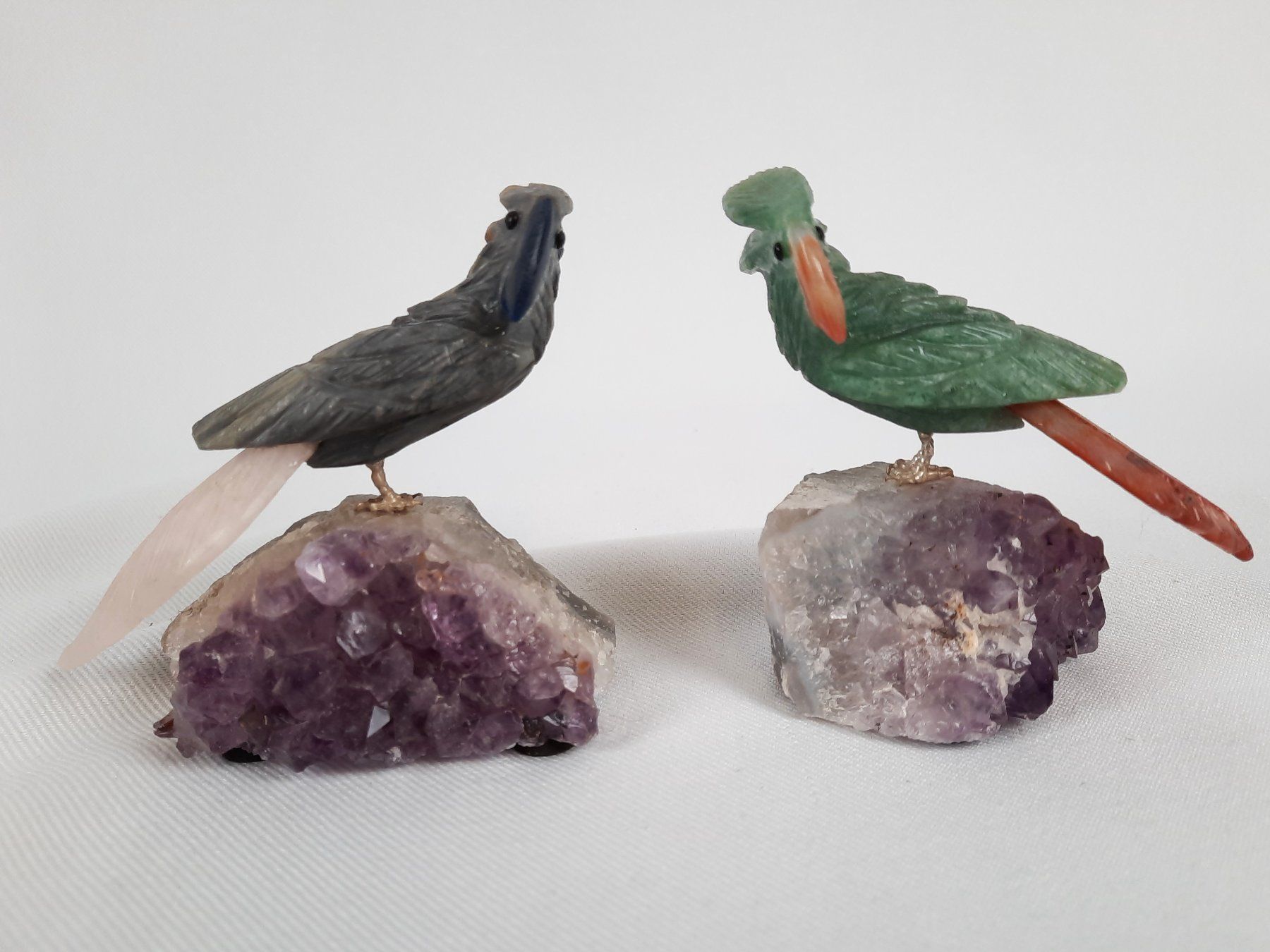 Pierres précieuses: 2 Amethyst mit Kakadu – D'occasion à Beinwil am See par Restwert_Beinwil