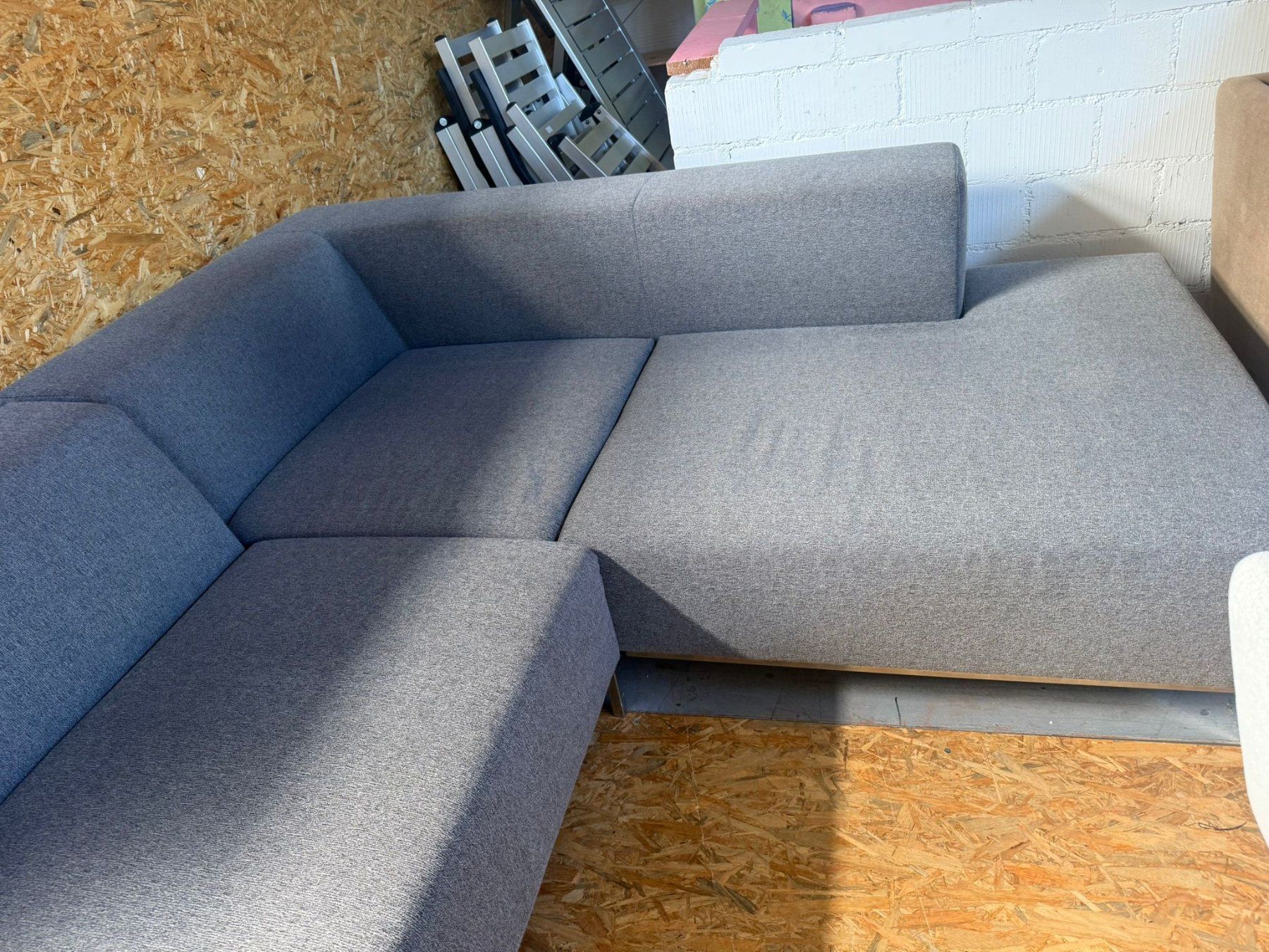 Sofas: Ecksofa grau L-Form 269cm Breite gebraucht – Gebraucht aus Dietikon von arj_lrs8 1