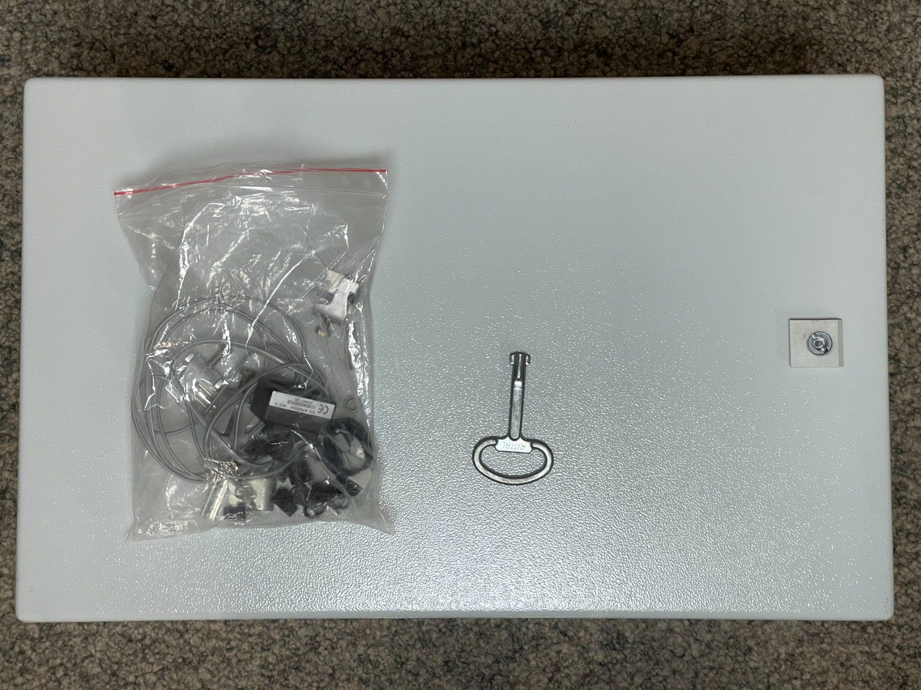 Server: Server Switch Wandmetallschrank – Gebraucht aus Matzingen von carola71 1