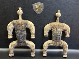 Antike Afrikanische Namji Holzfiguren mit Glasperlen 2 Stück