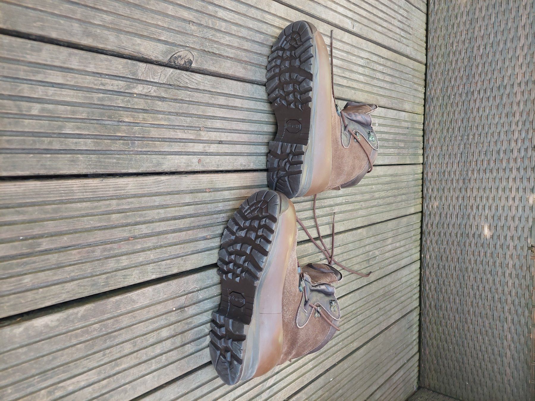 Scarpe da uomo: Millitär-Wanderschuhe Grösse 43, wasserdicht, schwer – Usato da balterswil venduto da minkewhale2007 2