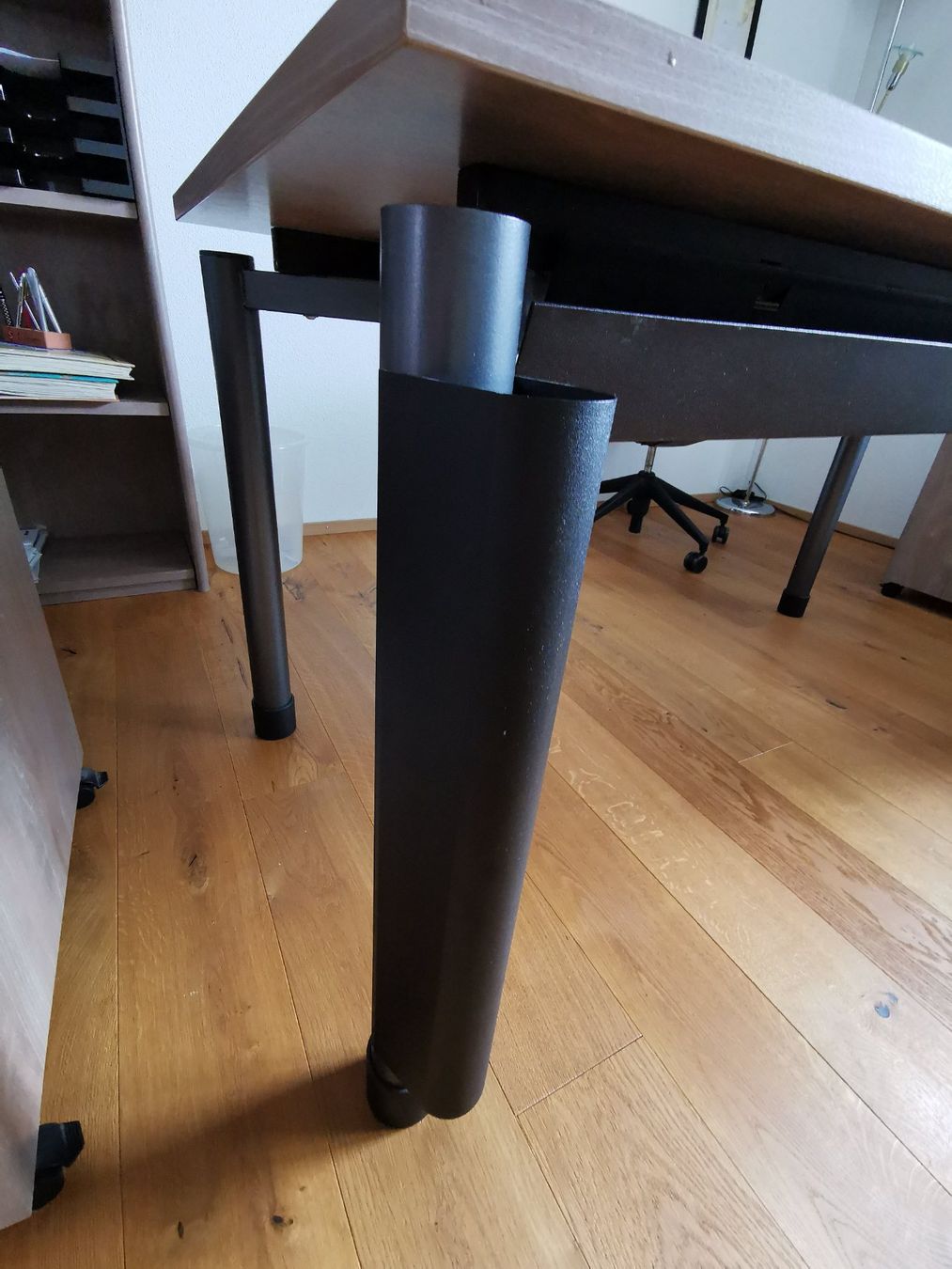 Scrivanie: DIGA Schreibtisch mit zwei Rollkorpus – Usato da Abtwil AG venduto da Kafi_60 6