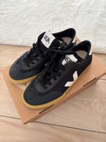 VEJA Volley Canvas Sneaker Schwarz Gr. 37 - ungetragen