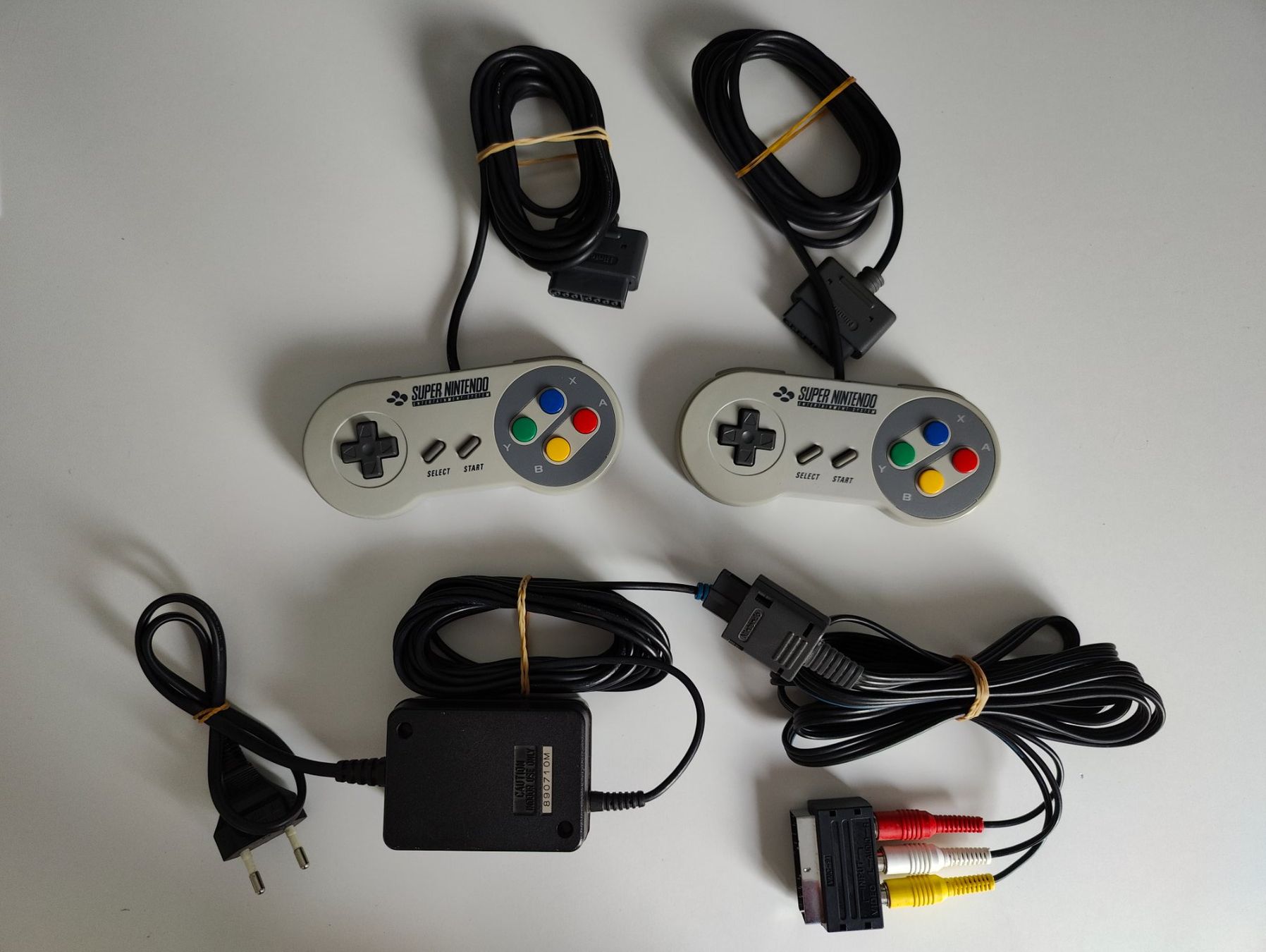 Nintendo Konsolen: Super Nintendo SNES Konsole + 2 Controller & Kabel PAL – Gebraucht aus Dintikon von Nightcom 7