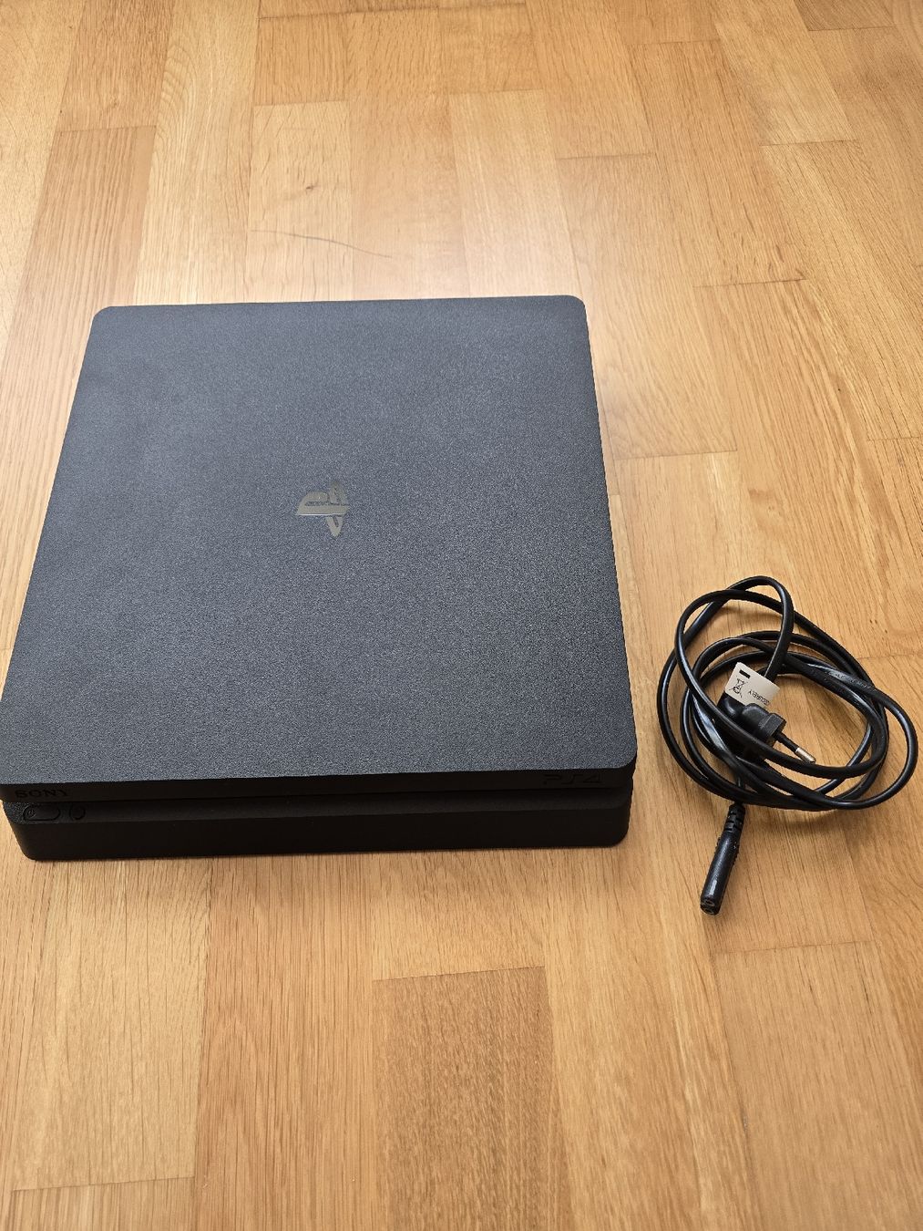 Sony Console: PlayStation 4 Slim 500GB – Nuovo (secondo la descrizione) da Hofstetten SO venduto da pas_l9bz