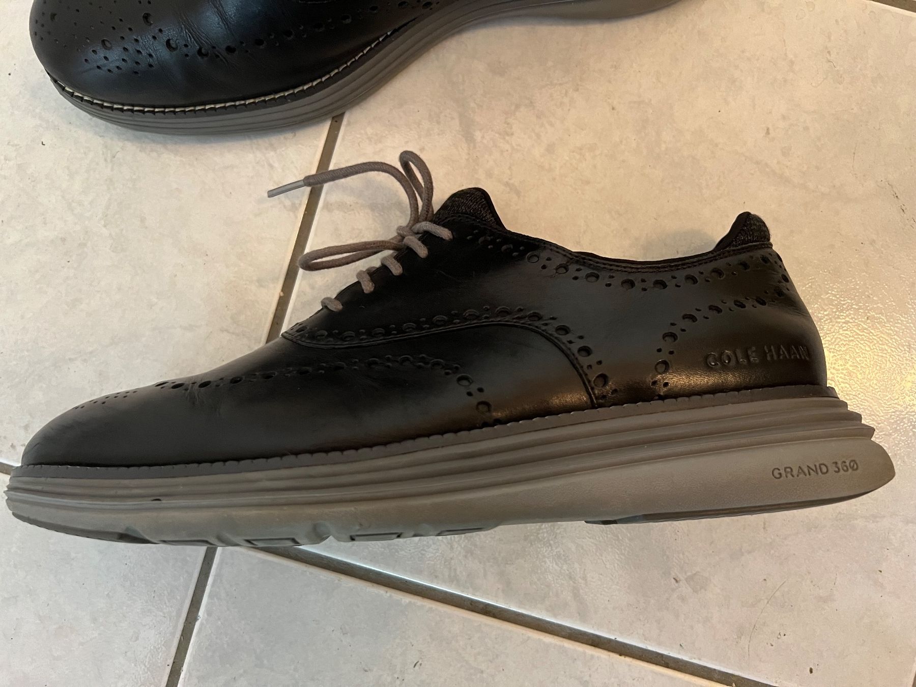 Scarpe da uomo: Cole Haan schwarz Brogue-Schnürschuhe – Usato da Basel venduto da La.Bonne.affaire 3