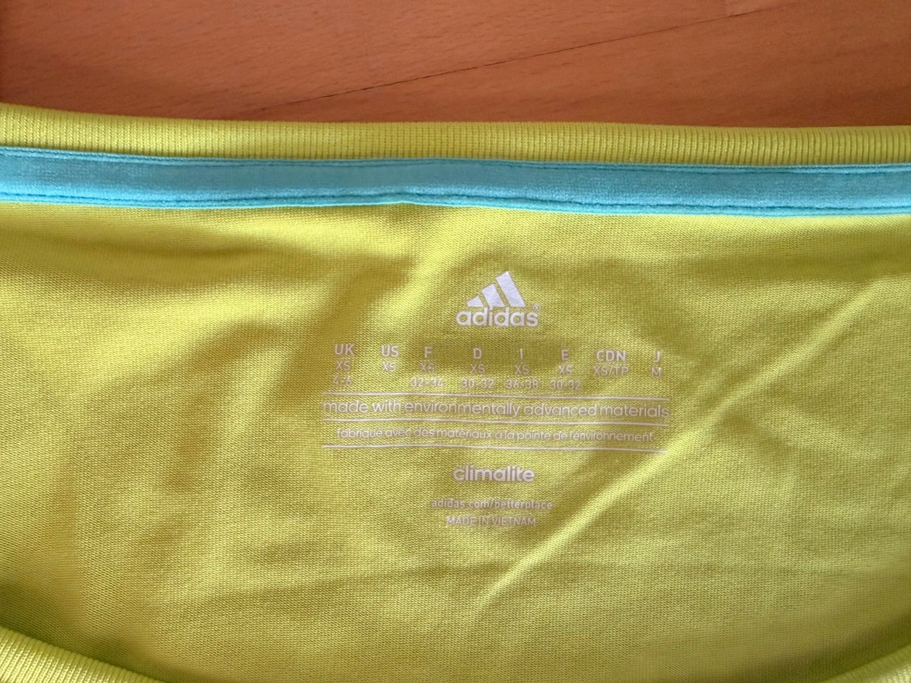 Adidas T-shirt: 2 Adidas Laufleibchen, Sportleibchen – Usato da Wallbach venduto da logologo01 3