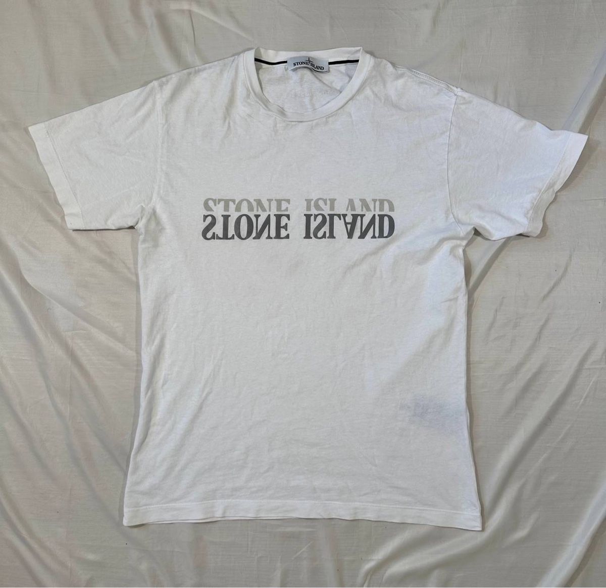 Stone Island T-shirts: Stone Island Tshirt  – D'occasion à Pfäffikon ZH par Nataliia.