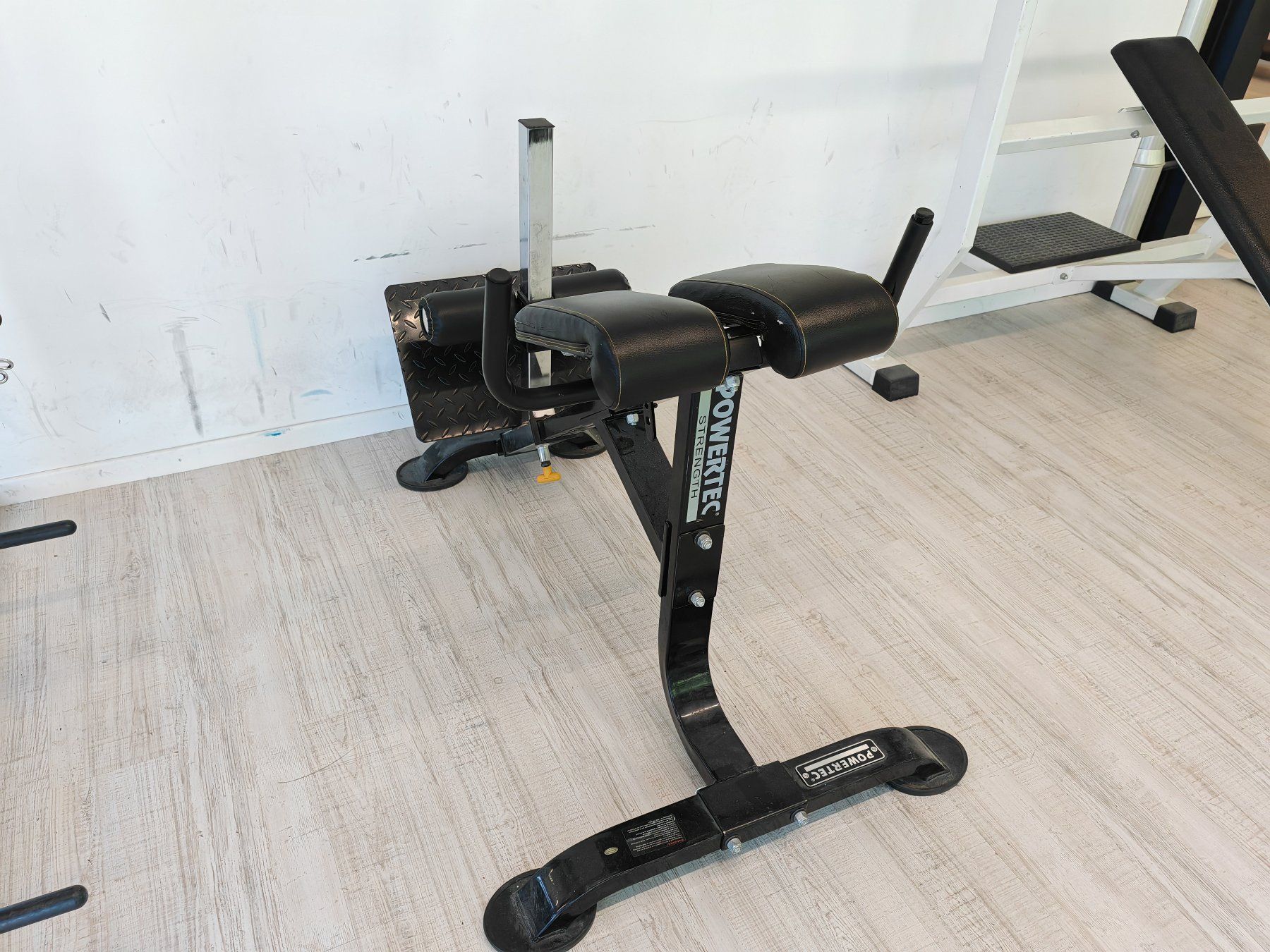 Powertec Hometrainer: Powertec Hyperunterstützung (Rückenstrecker) – Usato da Bern venduto da Sudowudo