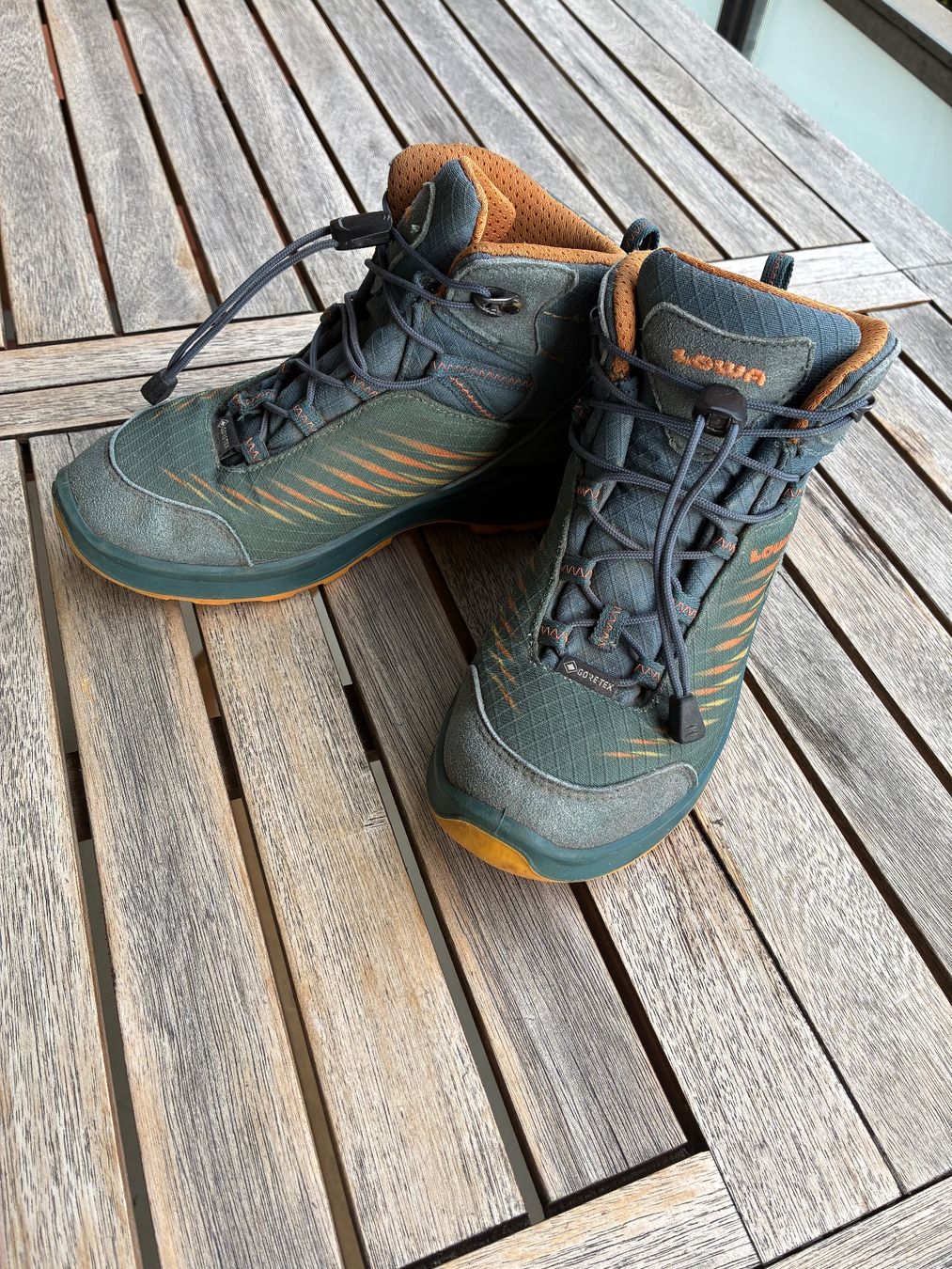 Lowa Schuhe für Jungen: Wanderschuhe Lowa Gr.33 – Gebraucht aus Zürich von Tanikole 4