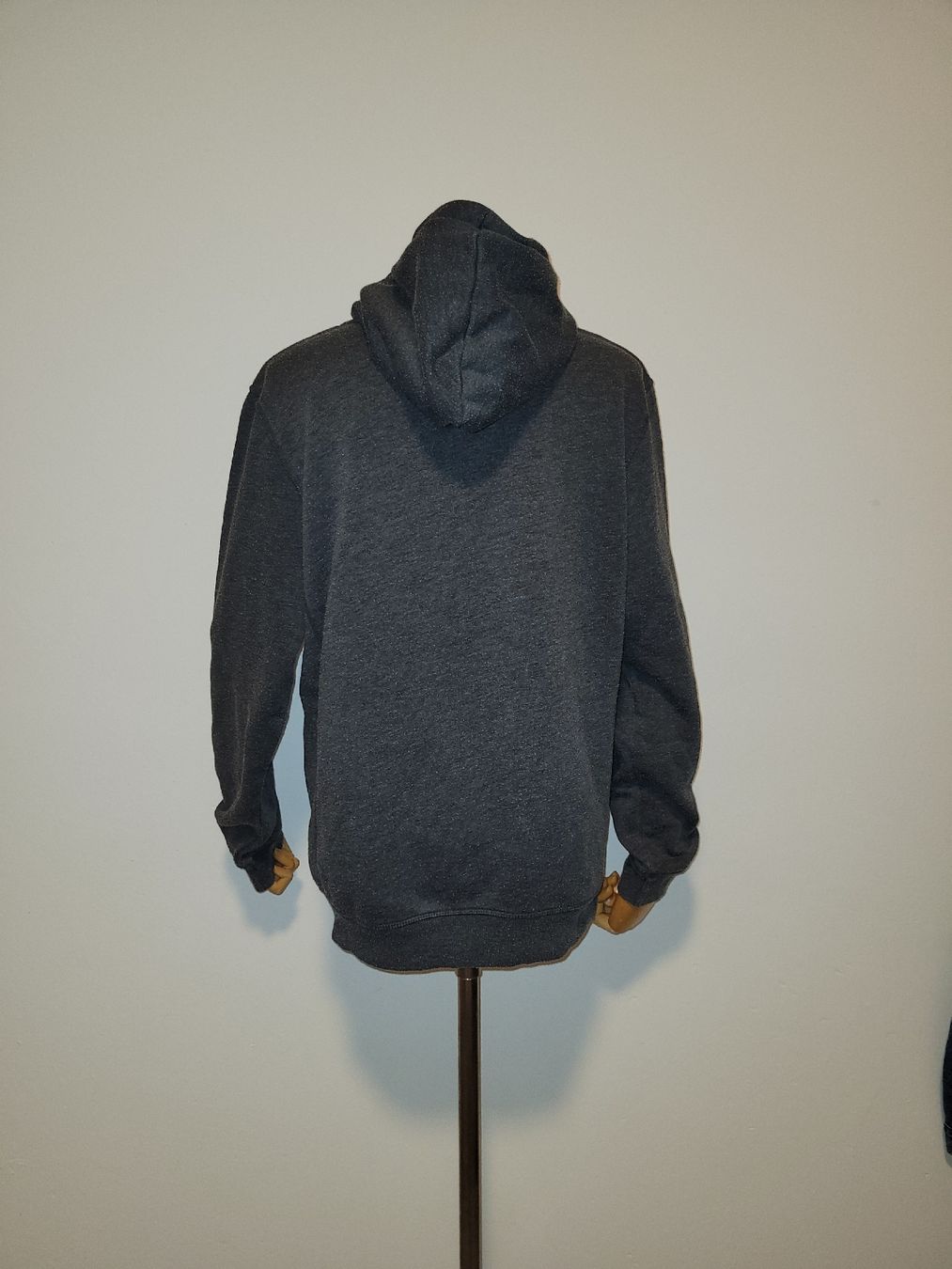 Maglioni & Felpe: Kapuzenpullover Grau Grösse 170/176 Jungen/Kinder – Usato da Solothurn venduto da tingel_t 2
