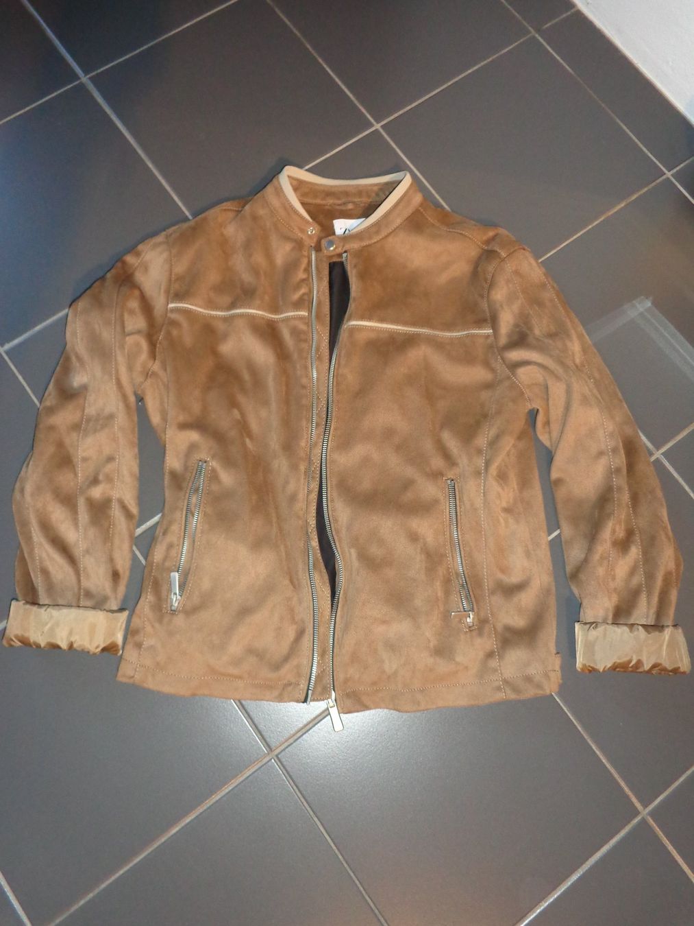 Lotti di vestiti: Kleiderpaket Herren (5-teilig) – Usato da Greifensee venduto da Toggi11 1