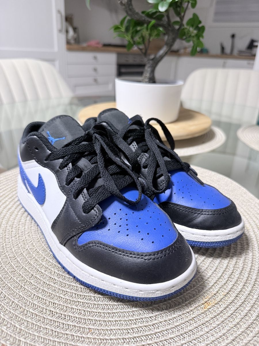 Nike Scarpe da uomo: Nike Air Jordans – Usato da Sennwald venduto da Cloe_M98 1